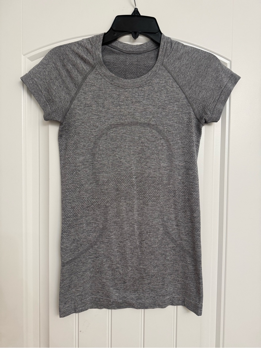 Lululemon Swifty gray top sz 4
